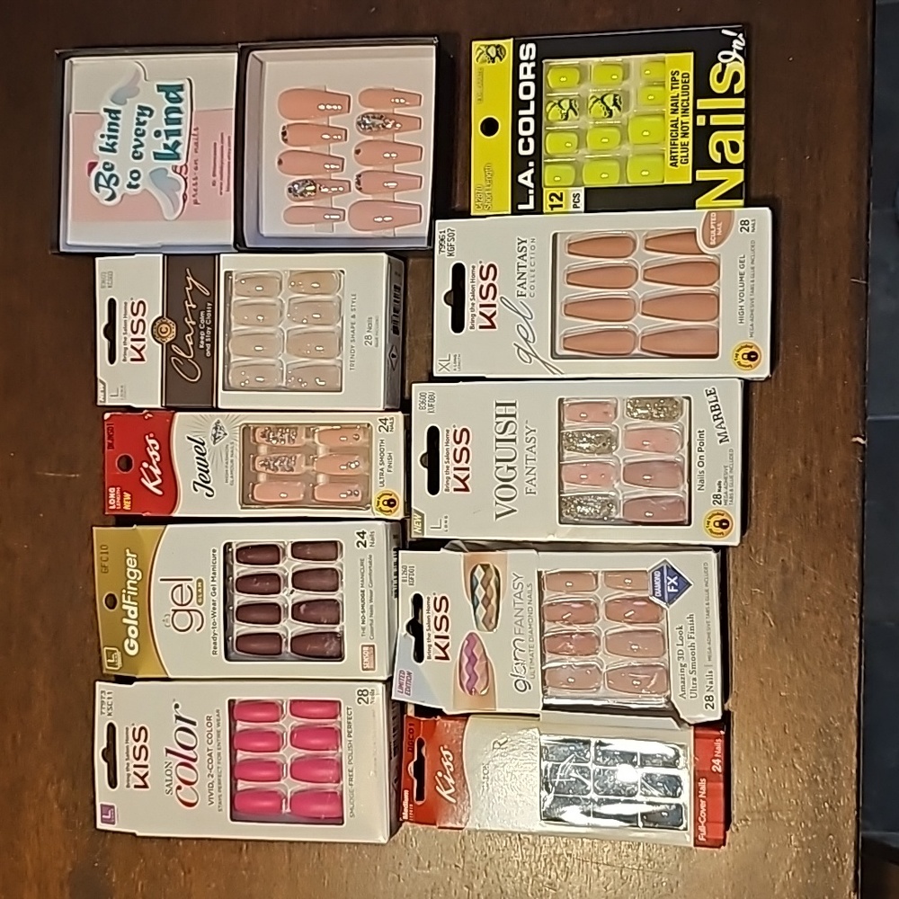 Press on nails